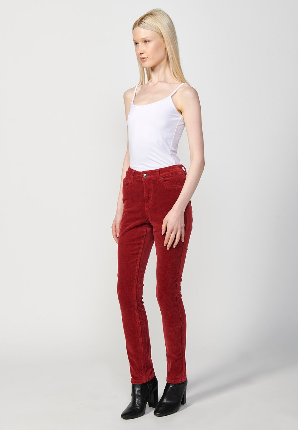 Women's regular fit corduroy push-up trousers with five pockets in maroon