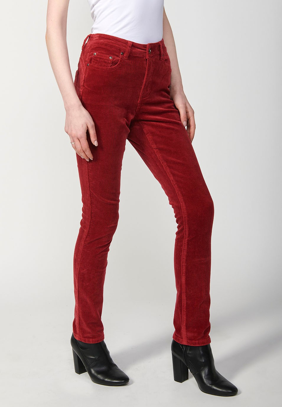 Women's regular fit corduroy push-up trousers with five pockets in maroon 4