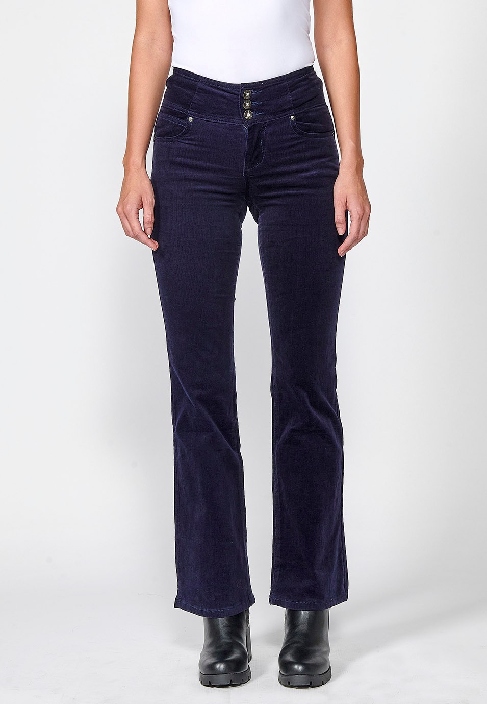 Pantalón pana cinco bolsillos ajustado efecto push up y estilo corset con cintura fajín de color navy para mujer