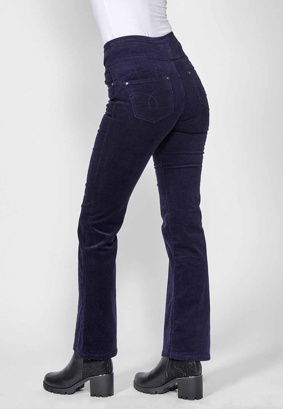 Pantalon cinq poches ajusté effet push-up et corset en velours côtelé avec ceinture à la taille marine pour femme