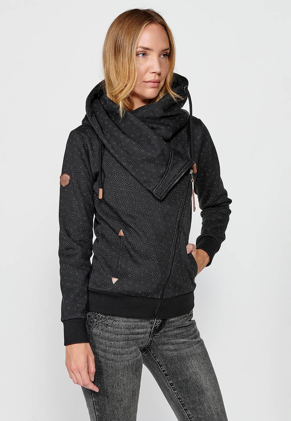 Schwarzes Damen-Sweatshirt mit Kapuze, Blumendruck, offenem Reißverschluss, weitem Halsausschnitt und Taschen