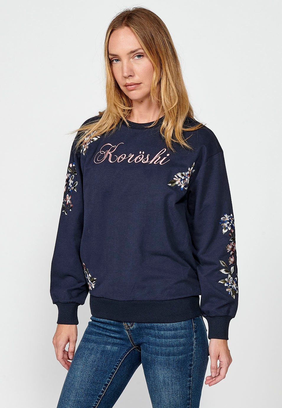 Sudadera con bordado floral y logo para mujer en color azul índigo