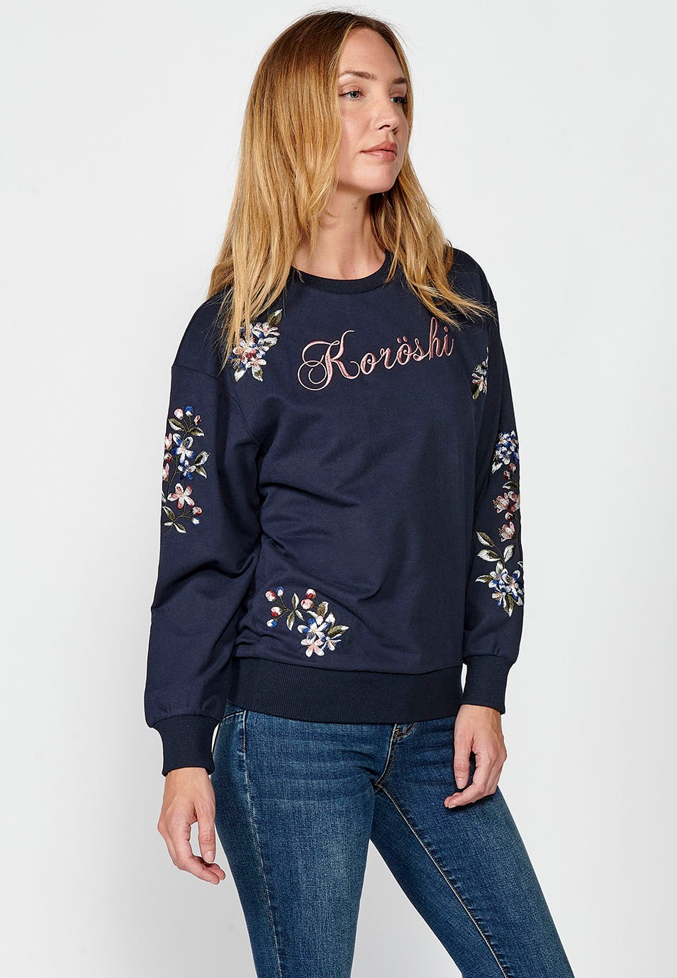 Sudadera con bordado floral y logo para mujer en color azul índigo