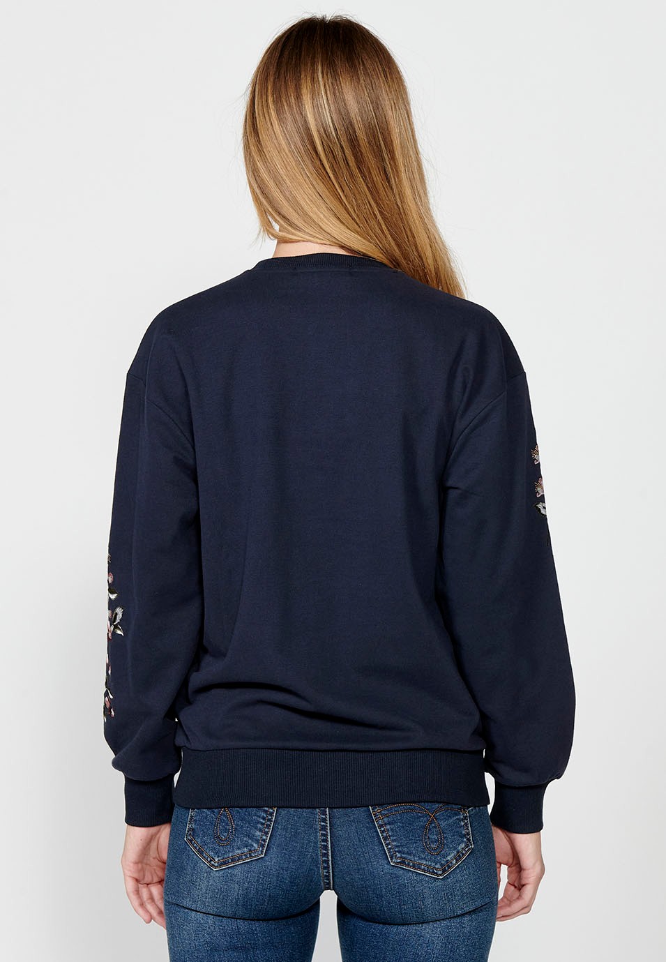 Sudadera con bordado floral y logo para mujer en color azul índigo