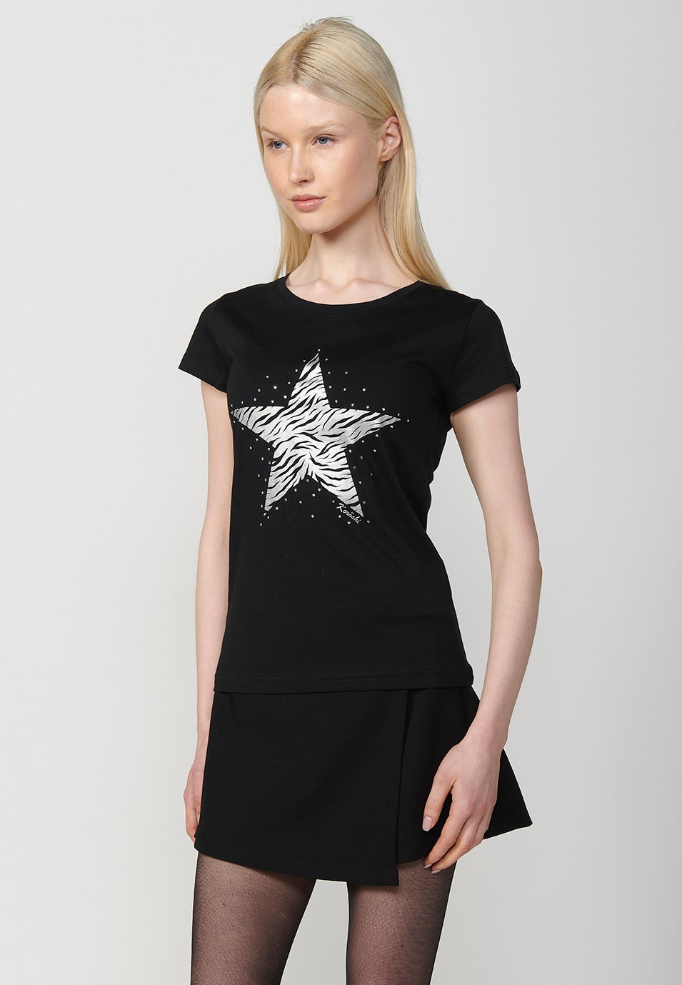 Short-sleeved Cotton T-shirt with round neck and Black Star Print for Women