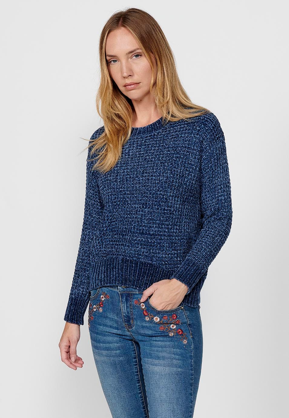 Pull col rond avec larges côtes dans le bas pour femme en bleu