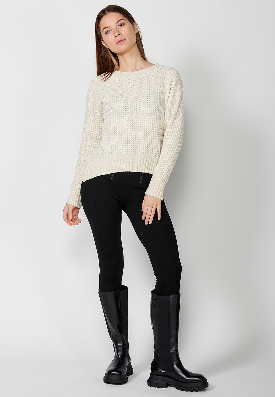 Women's Crew Neck Jumper with Wide Ribbed Hem in Ecru 6