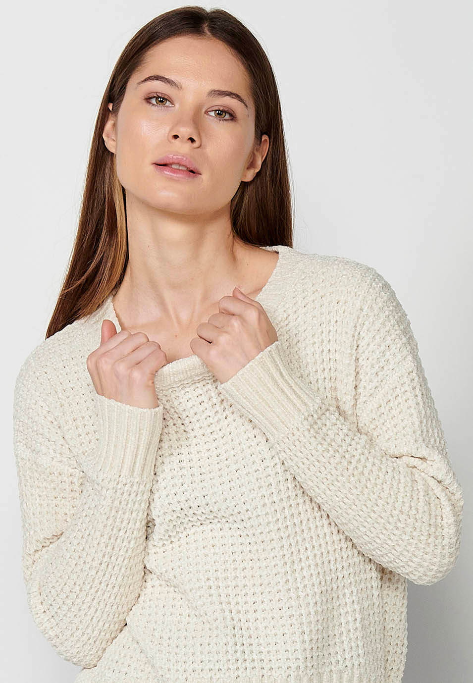 Women's Crew Neck Jumper with Wide Ribbed Hem in Ecru 4