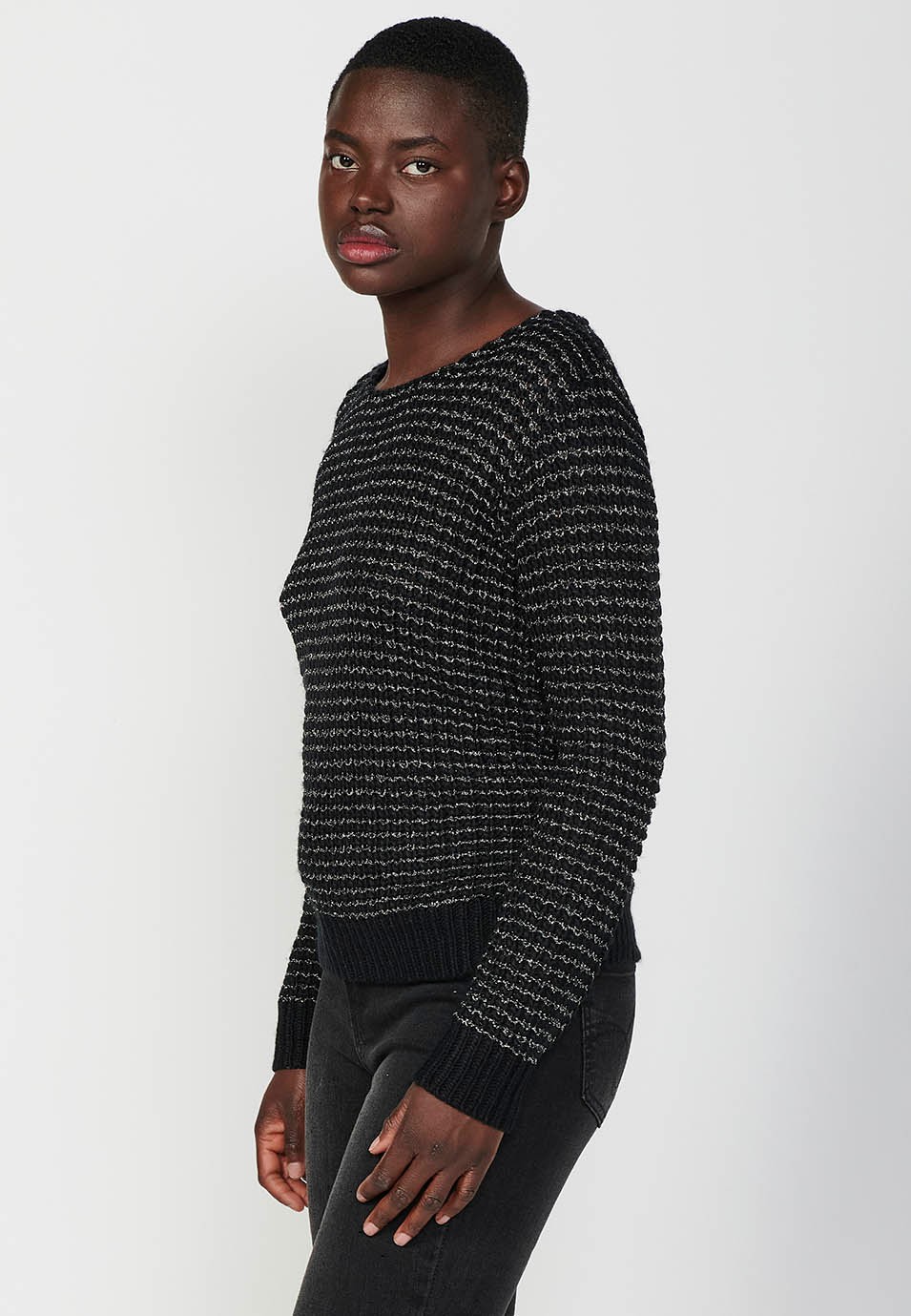 Women's round neck long sleeve jumper in black and silver