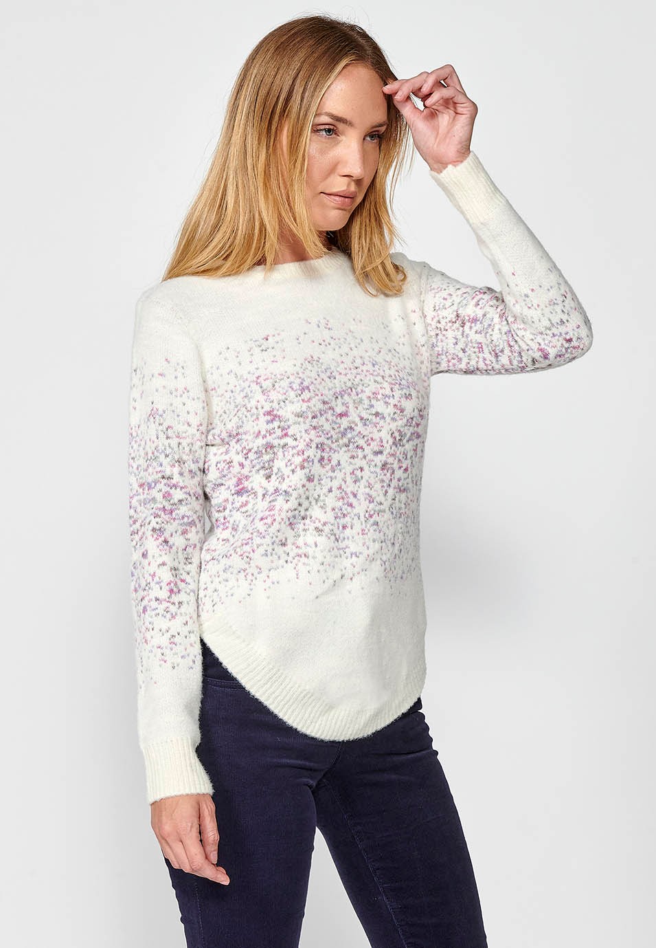 Pull col rond manches longues avec jacquard moucheté pour femme de couleur écru 4