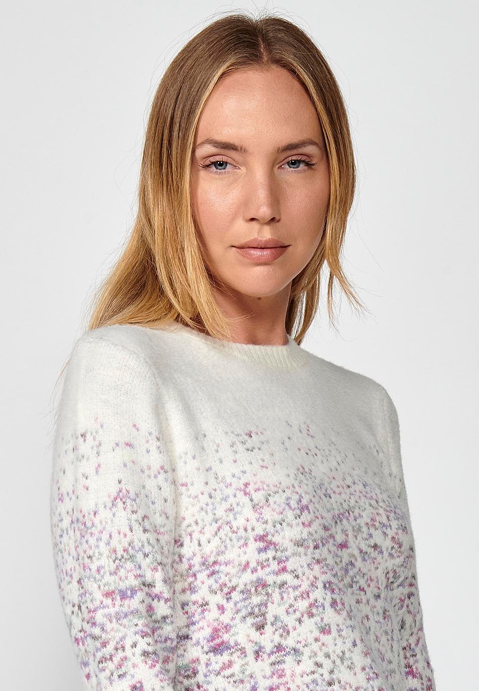 Pull col rond manches longues avec jacquard moucheté pour femme de couleur écru 2