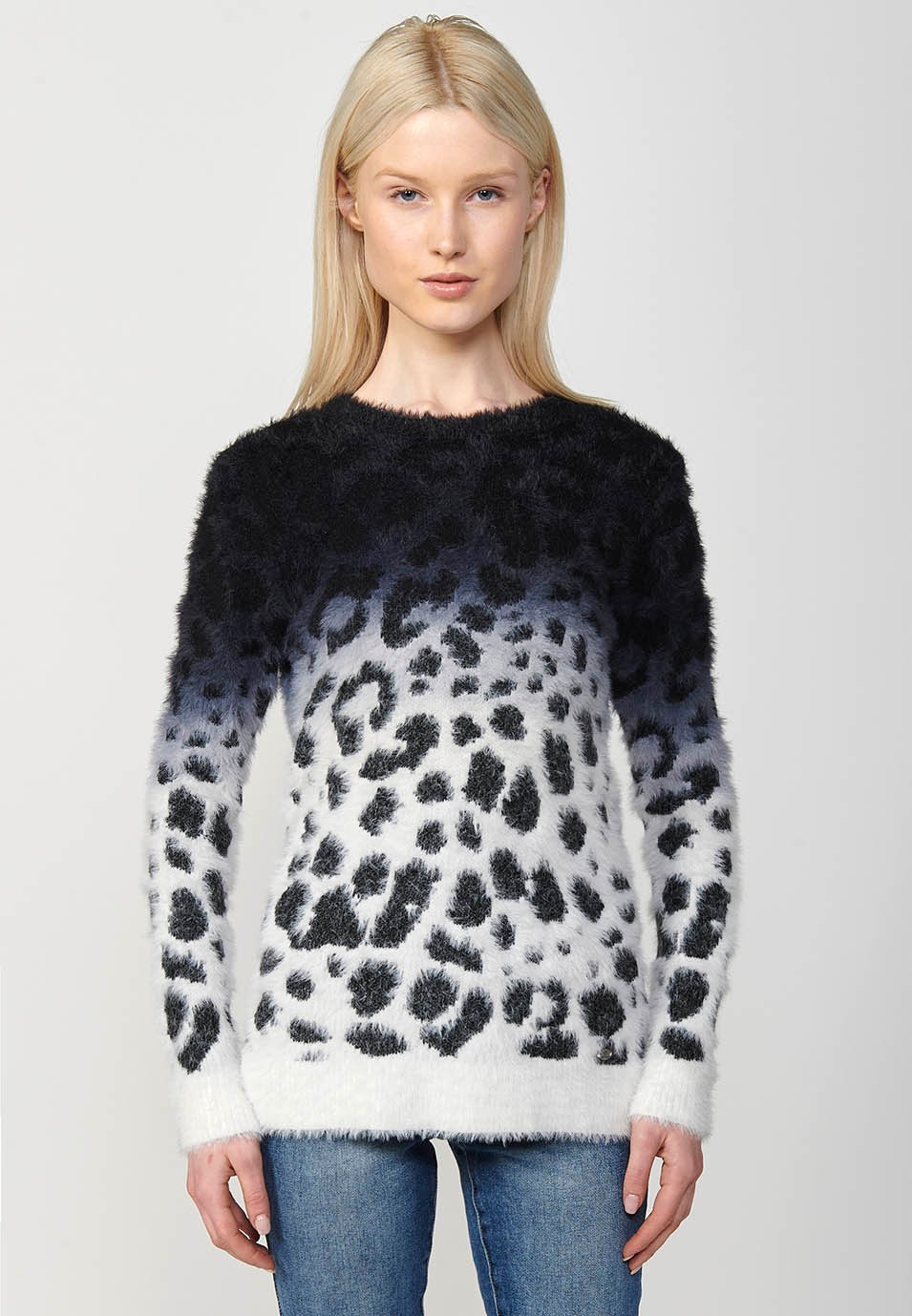 Jersey manga larga cuello redondo con jacquard de leopardo en blanco y negro con efecto degradado para mujer en color negro