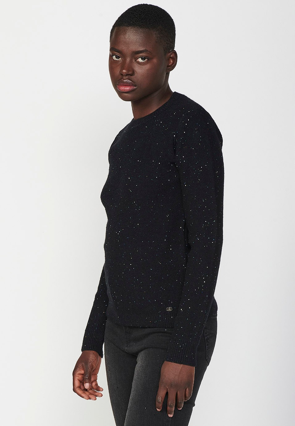 Pull col rond manches longues avec fils mouchetés de paillettes pour femme en noir