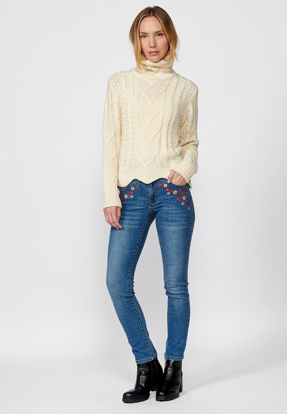 Women's ribbed and cable jacquard long sleeve turtleneck jumper in ecru 4