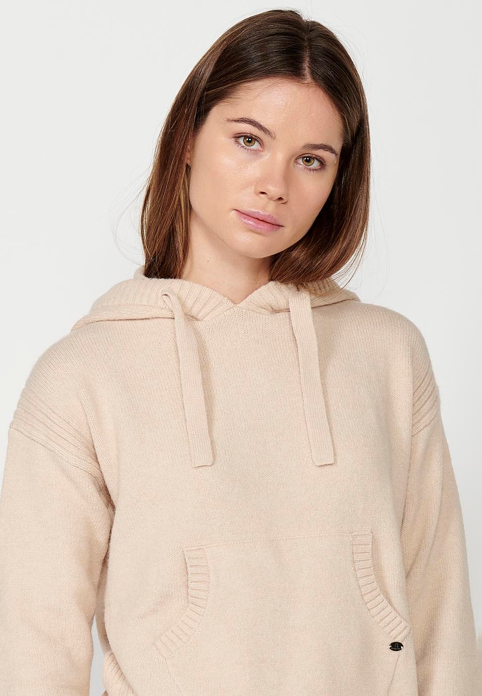 Women's beige long sleeve hooded kangaroo jumper