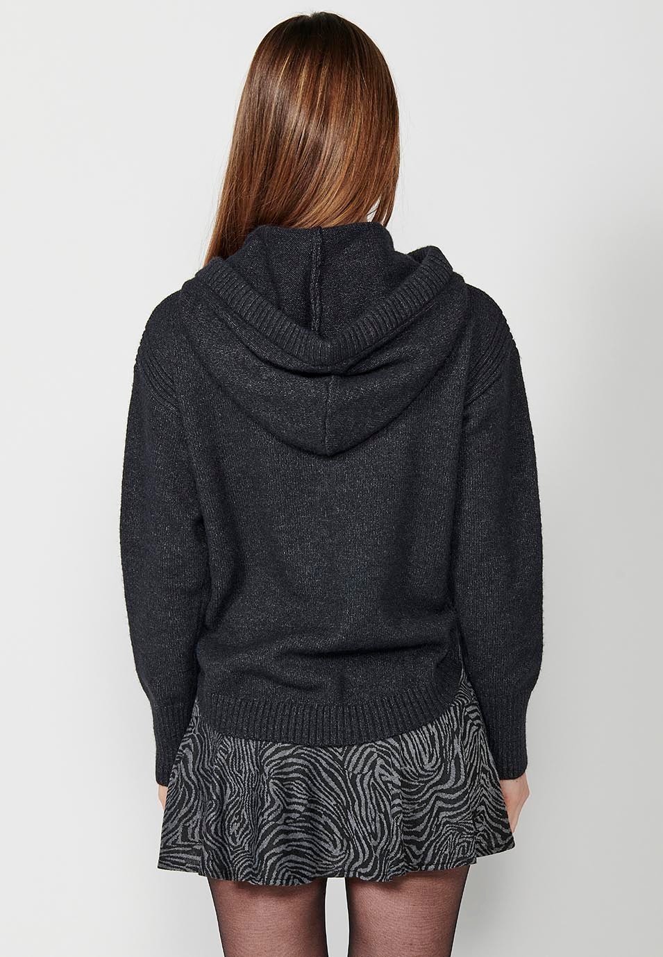 Women's long sleeve hooded sweater with kangaroo in black 7