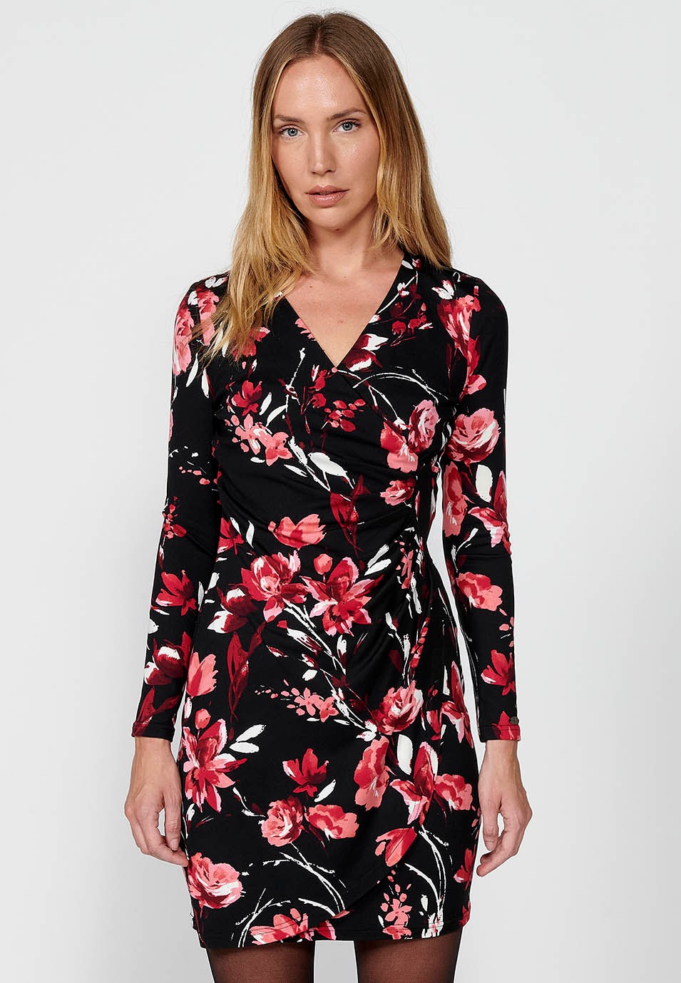 Vestido de manga larga y escote cruzado con pieza lateral y estampado floral para mujer en color negro