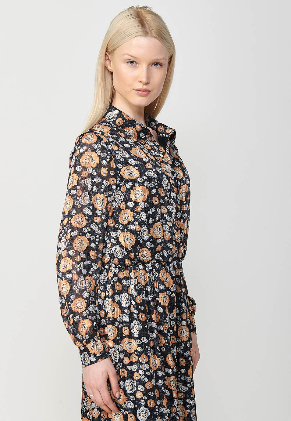 Long shirt-neck dress with long sleeves and a floral print in brown and ochre tones with a ruffle at the bottom and elastic at the waist in Multicolor for Women