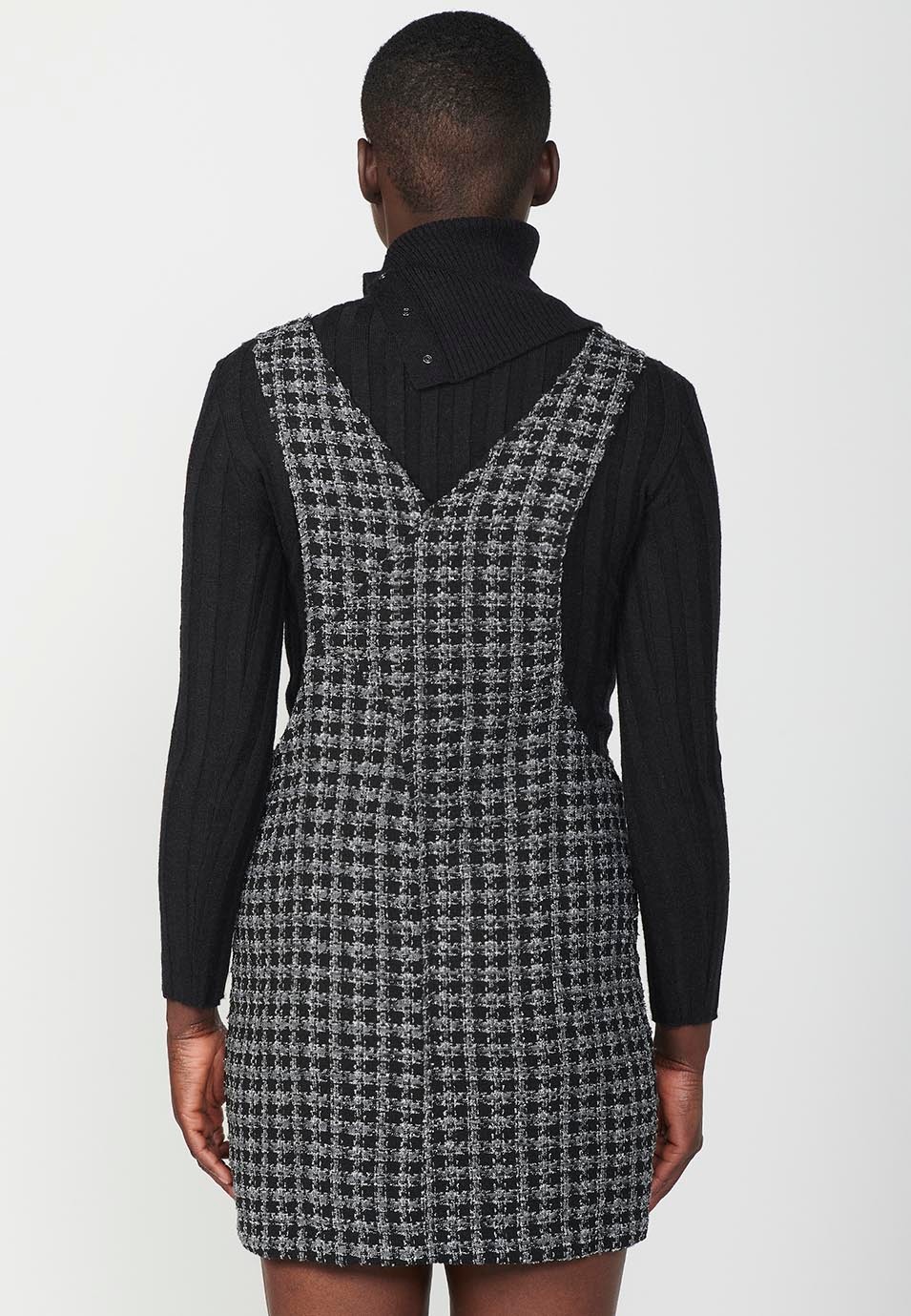 Vestido pichi de tirantes y bolsillos con tejido tweed para mujer de color negro