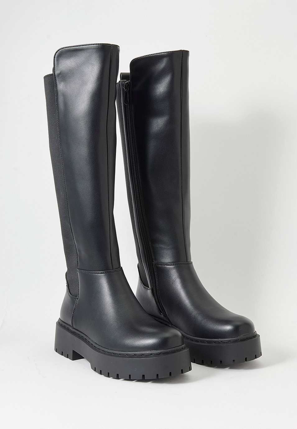 Hoher Stiefel mit flacher Sohle für Damen in Schwarz 5