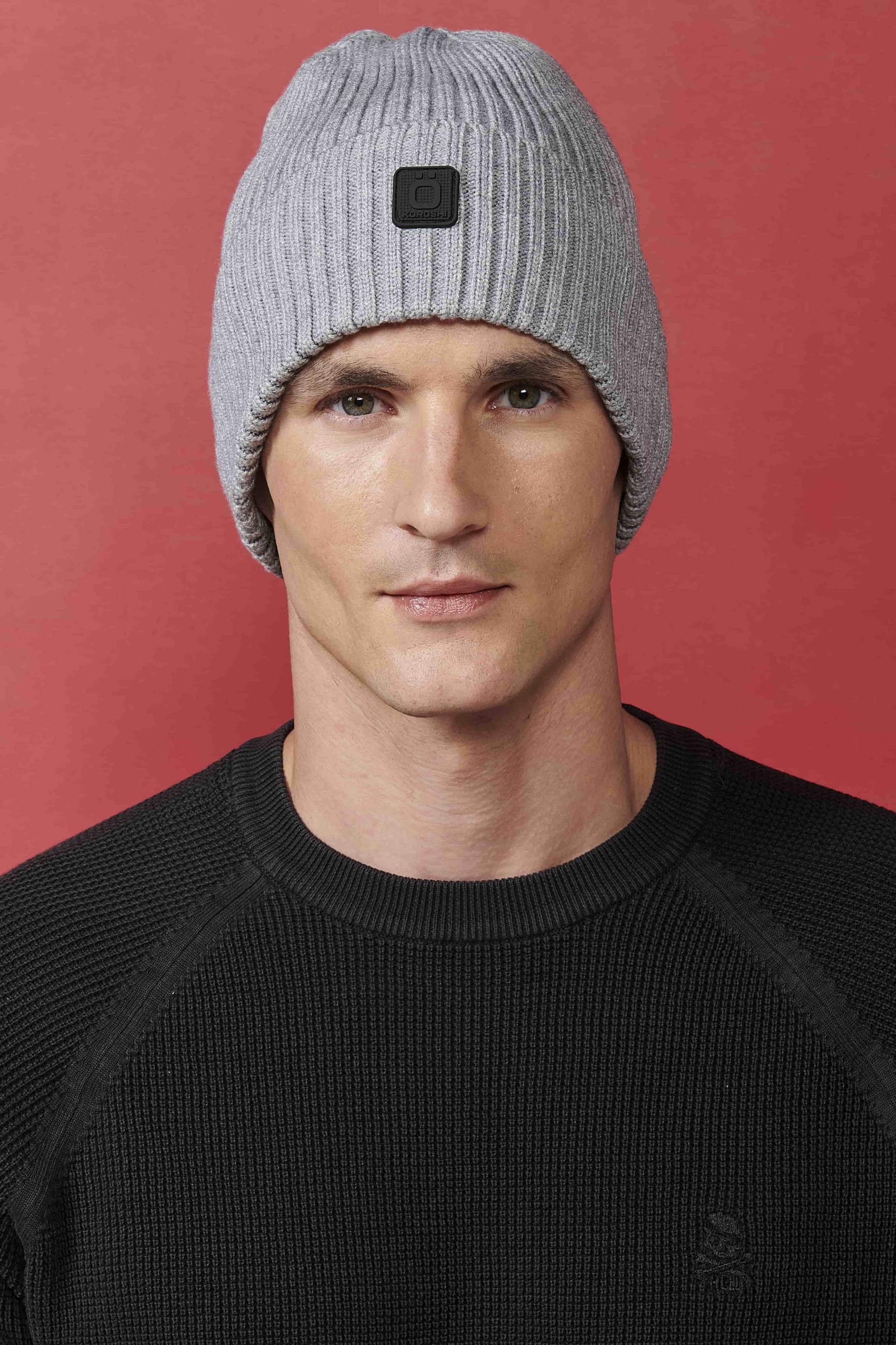 Men's grey knitted beanie