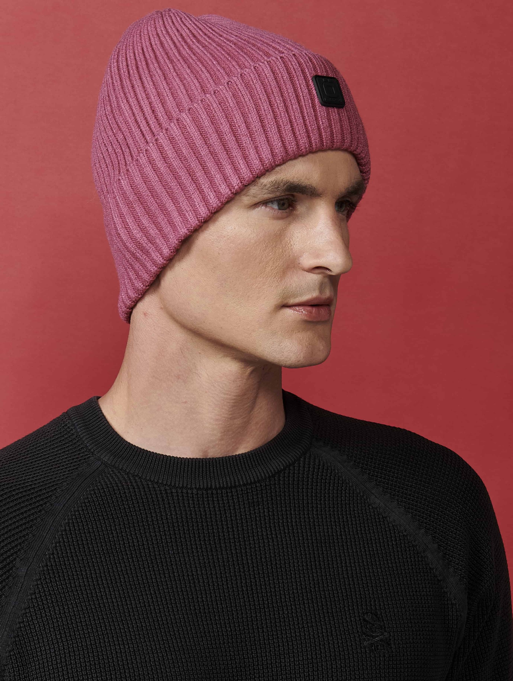 Bonnet tricot rose pour homme 3