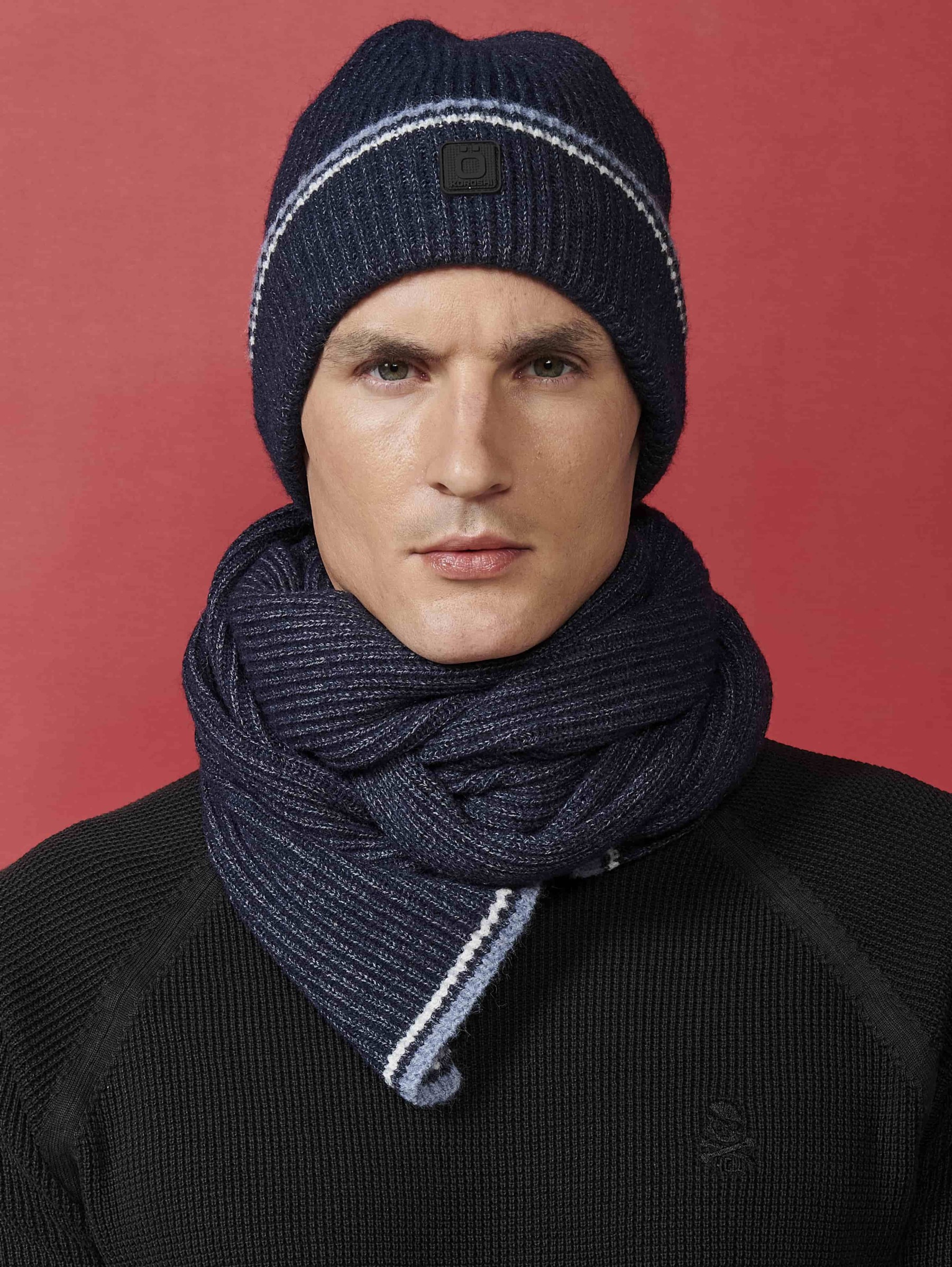 Gorro y bufanda para hombre de color gris