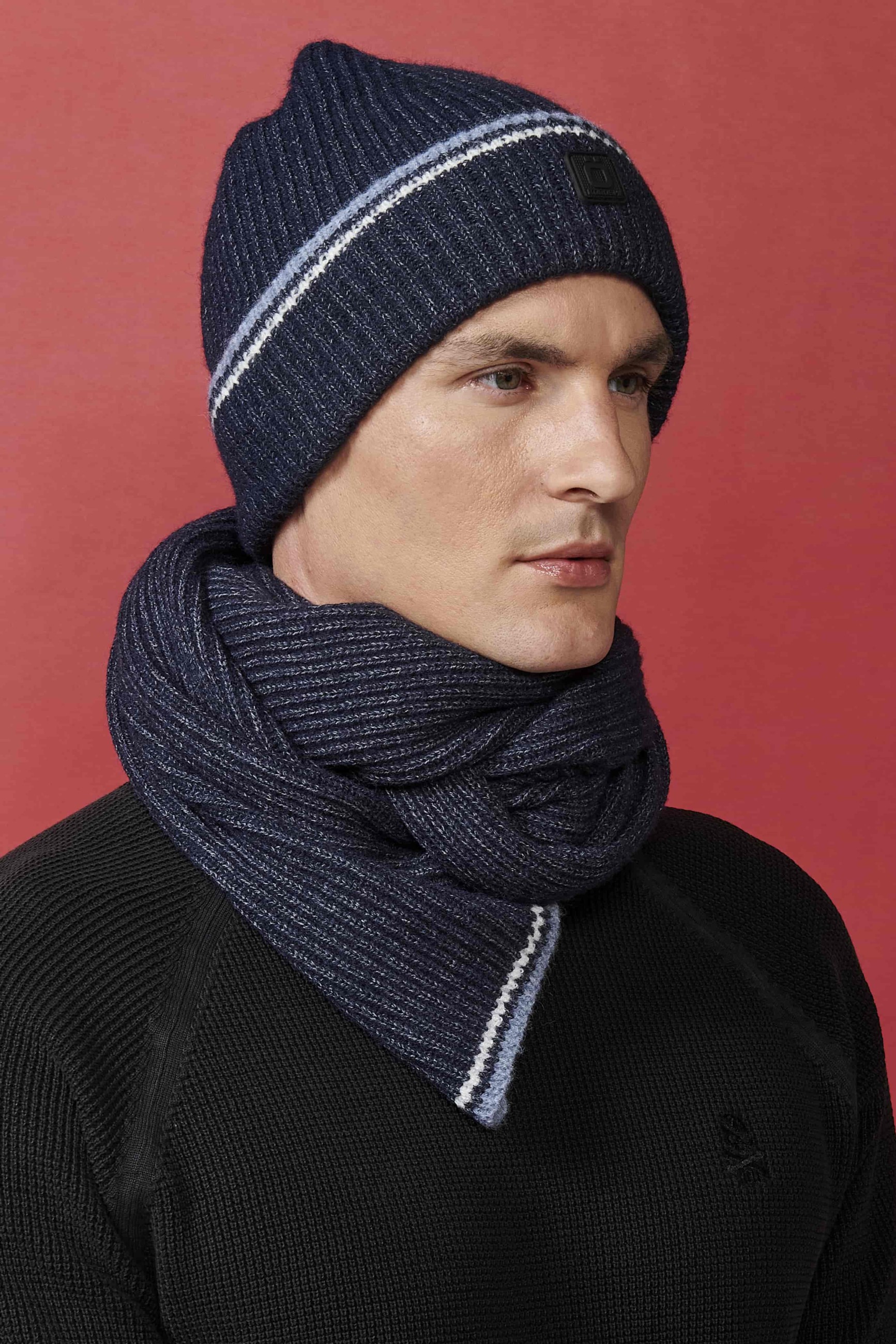 Bonnet et écharpe gris pour hommes 1