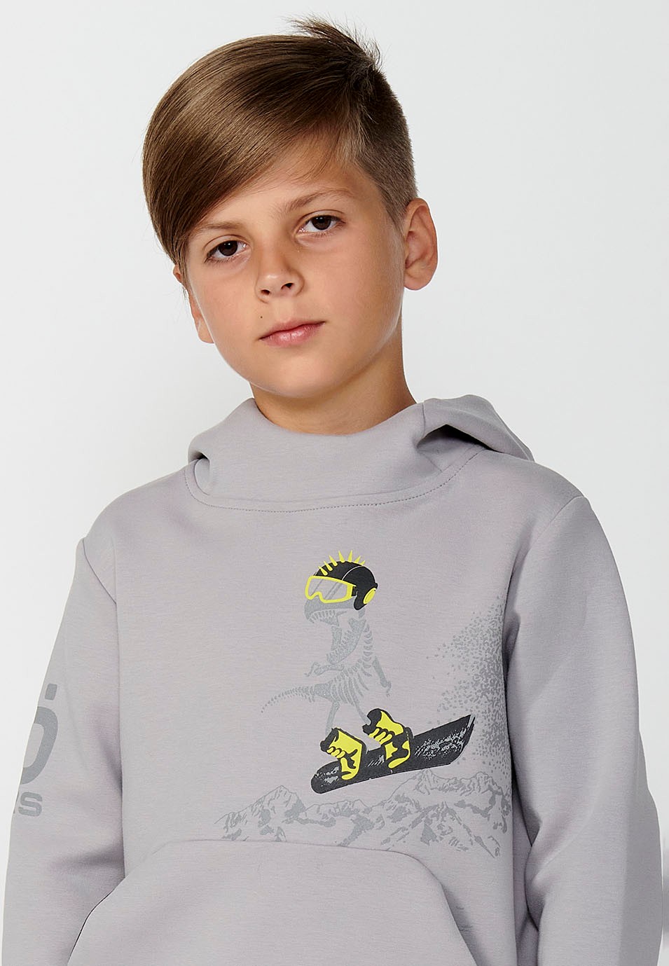 Graues Langarm-Sweatshirt mit Kapuzenkragen und Frontprint mit Kängurutasche für Jungen 3