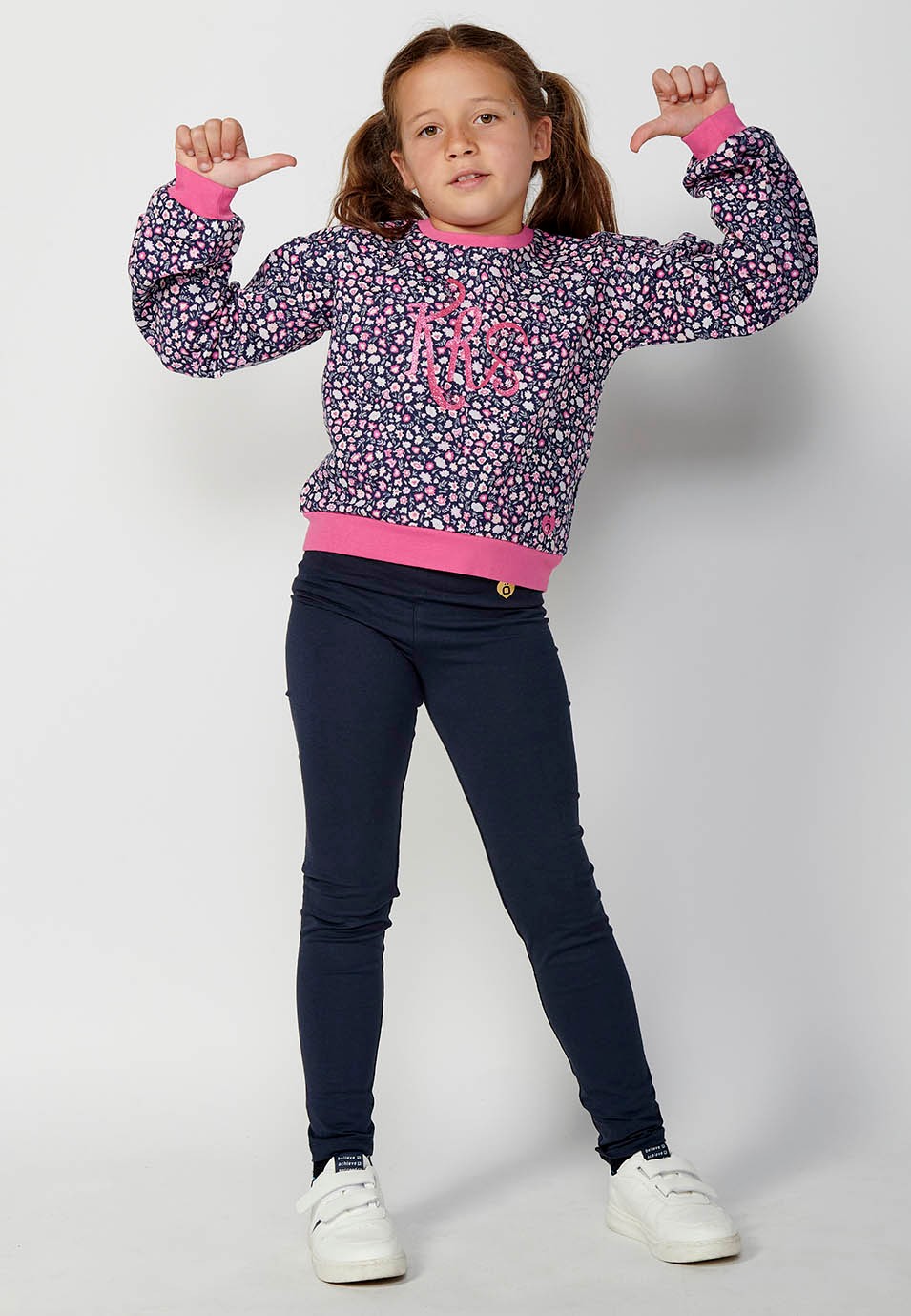 Girls' long-sleeved crewneck sweatshirt with floral print front detail in navy