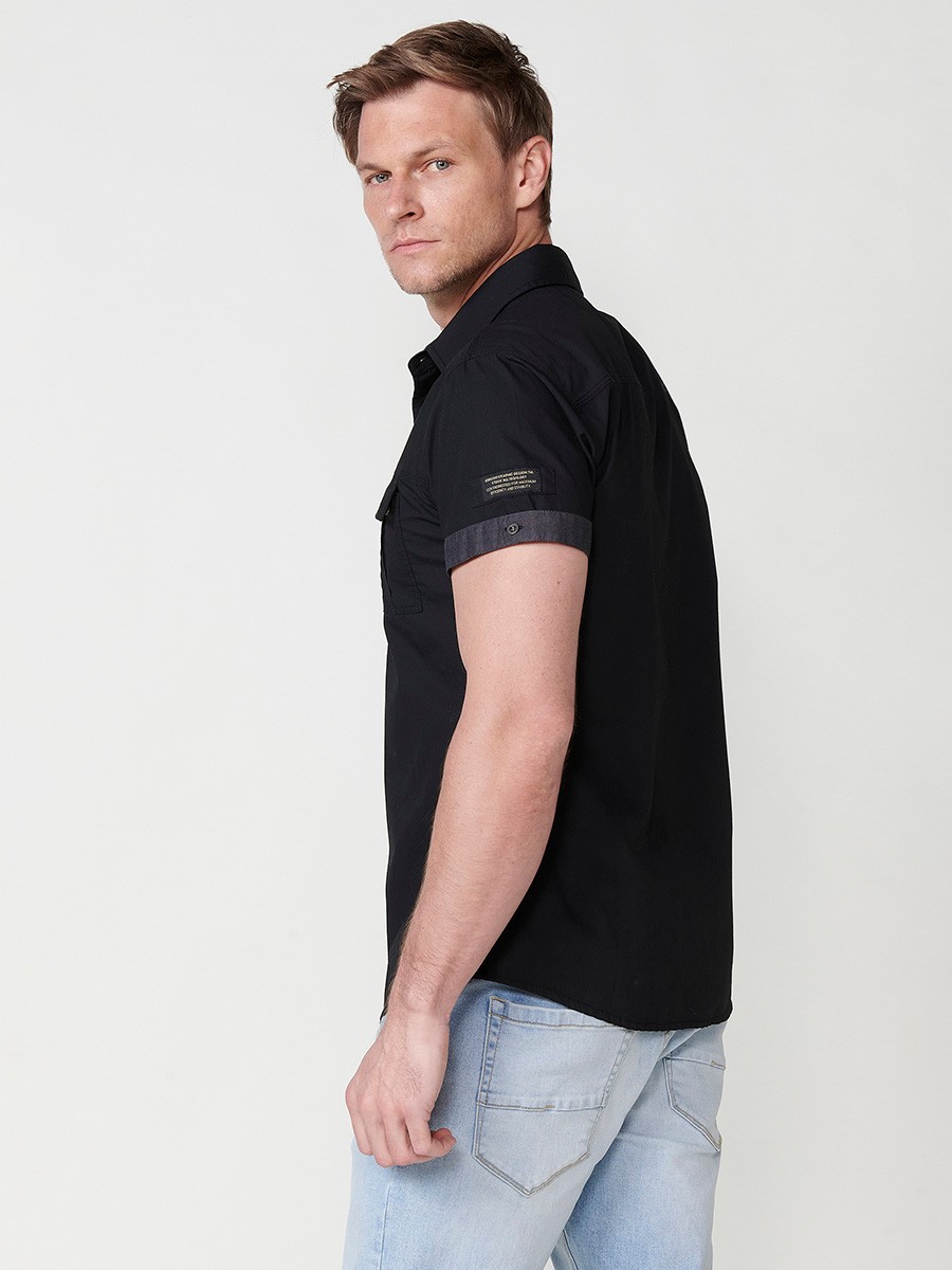 Chemise élégante à manches courtes en coton pour homme en noir