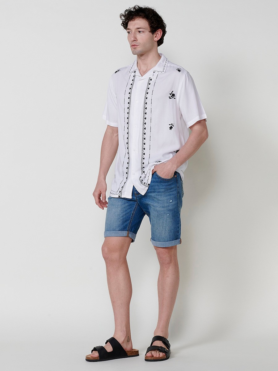 Men's Short-Sleeve Shirt with V-Neck, Embroidery, and Button Closure in Off-White – 100% Viscose