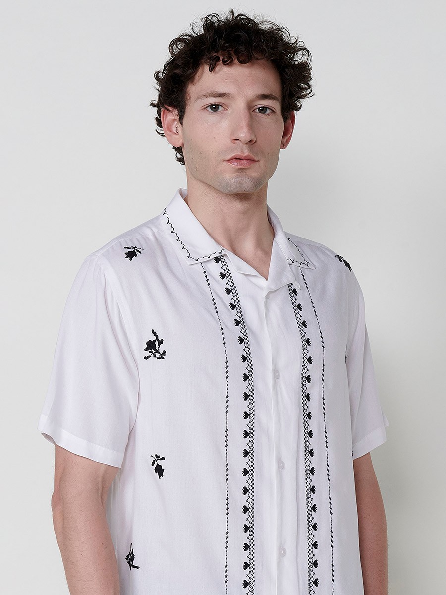 Men's Short-Sleeve Shirt with V-Neck, Embroidery, and Button Closure in Off-White – 100% Viscose 4