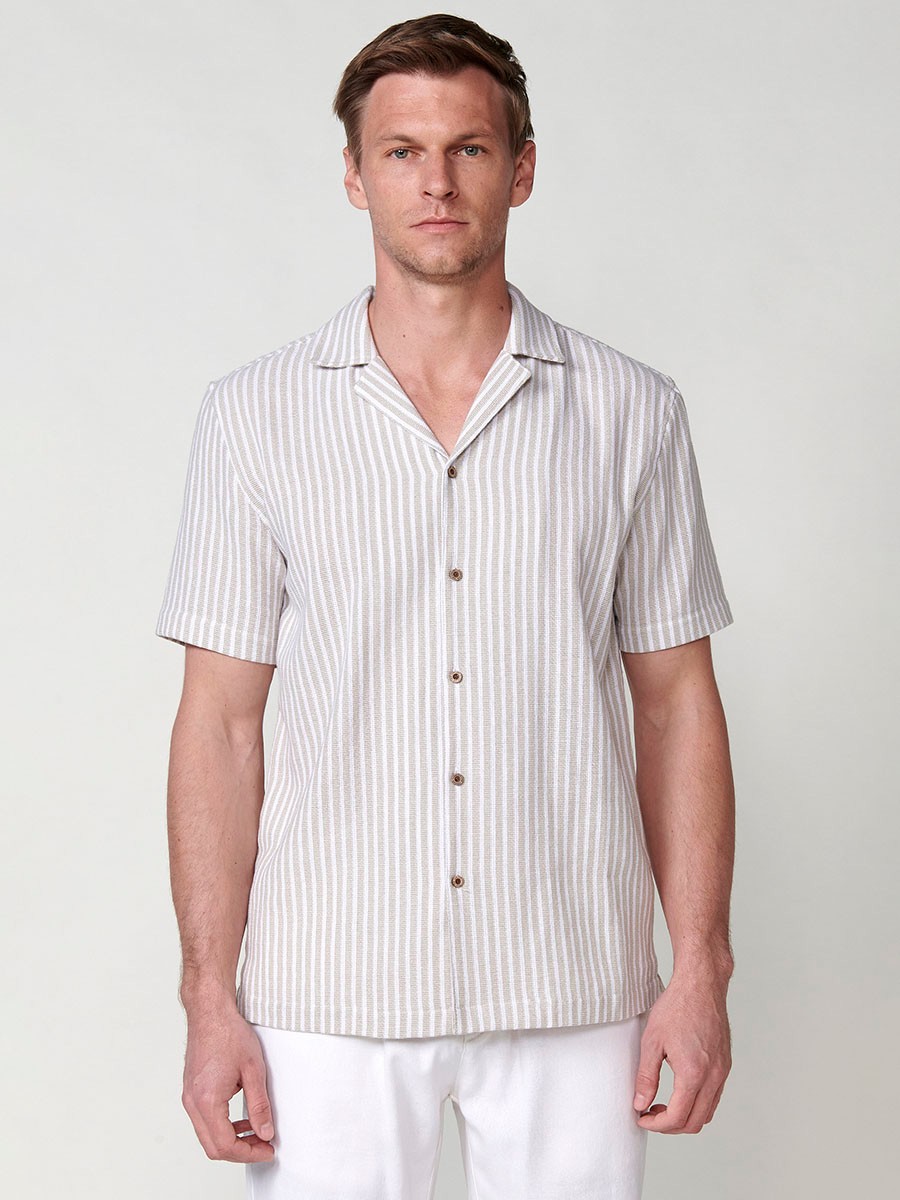 Men's short sleeve shirt in beige