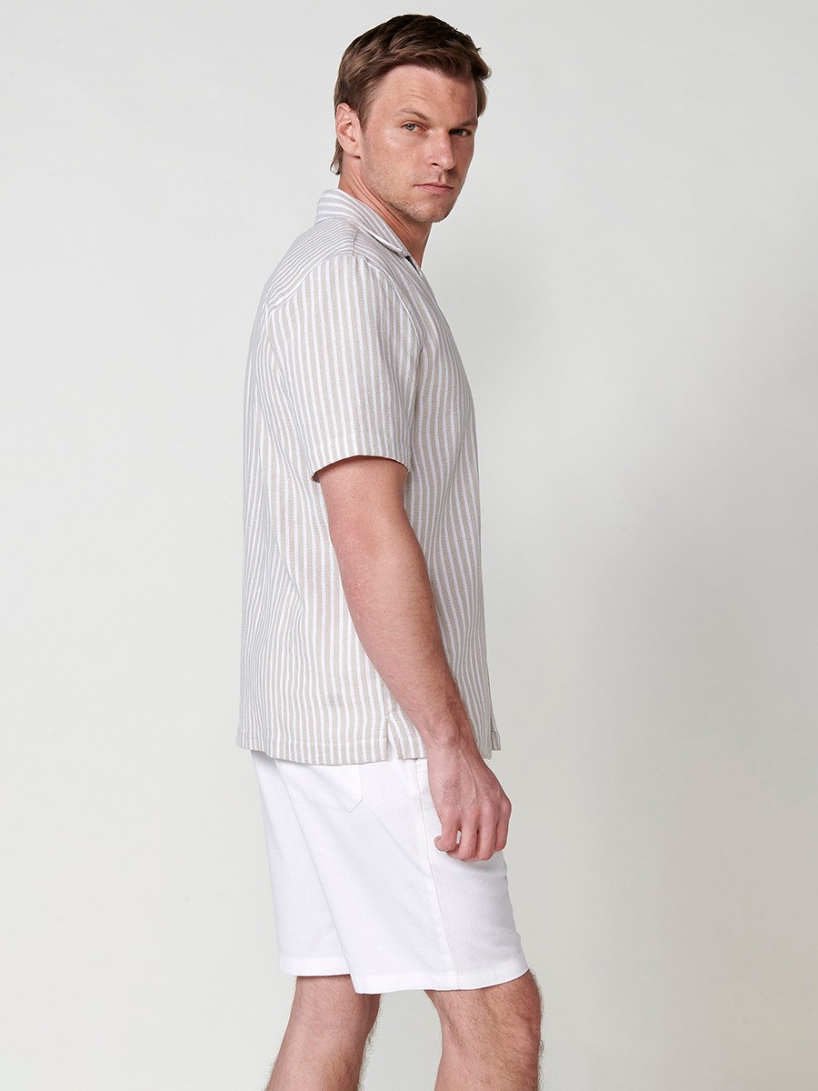 Men's short sleeve shirt in beige