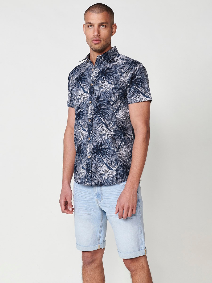 Men's grey tropical print short sleeve shirt