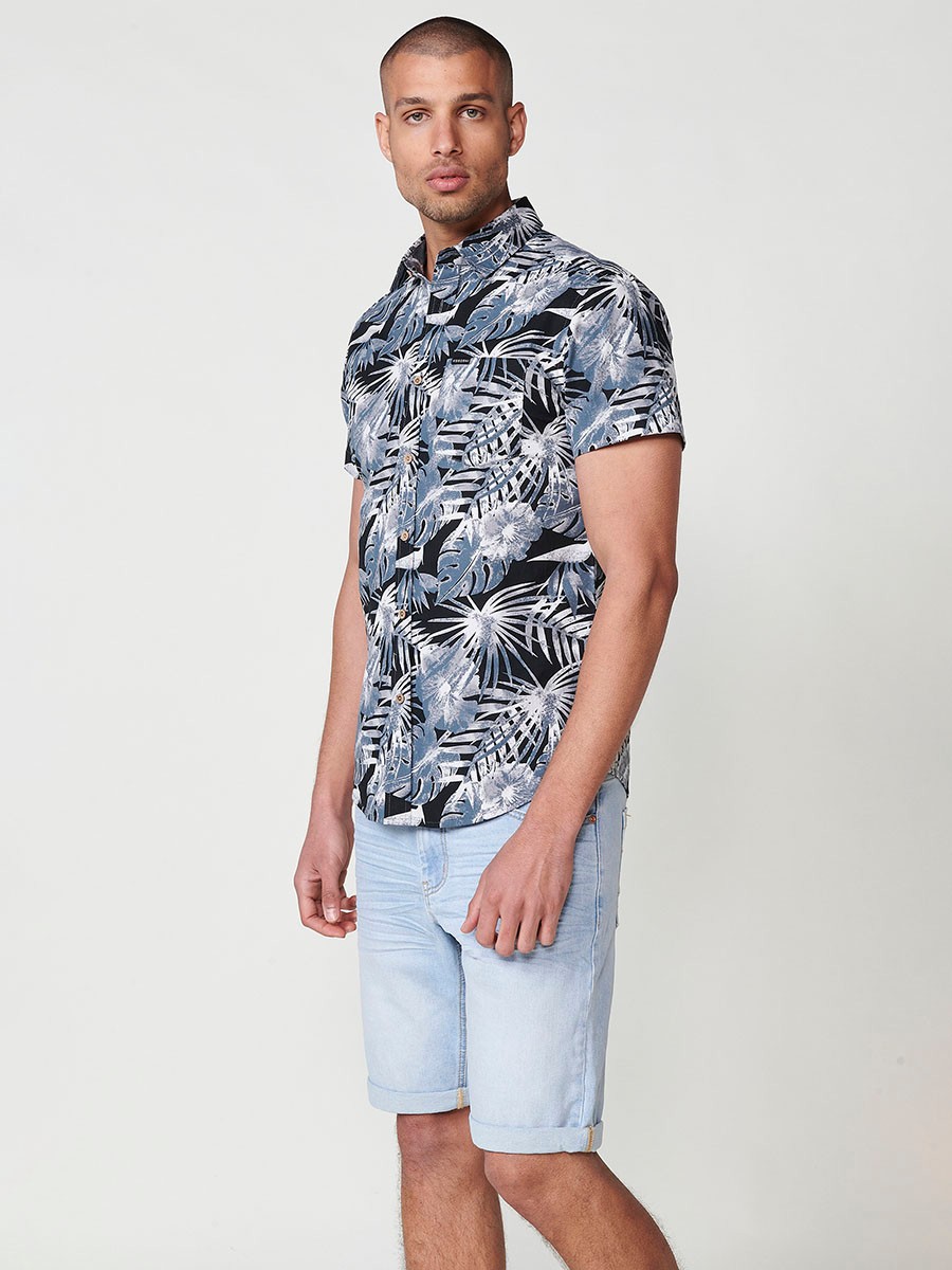 Men's Short-Sleeve Cotton Tropical Print Shirt with Front Pocket in Black – 100% Cotton