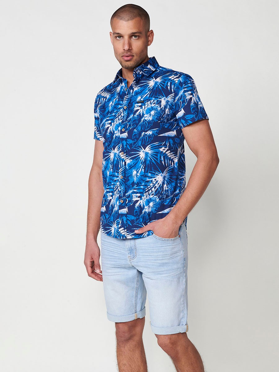 Men's Short-Sleeve Cotton Tropical Print Shirt with Front Pocket in Blue – 100% Cotton