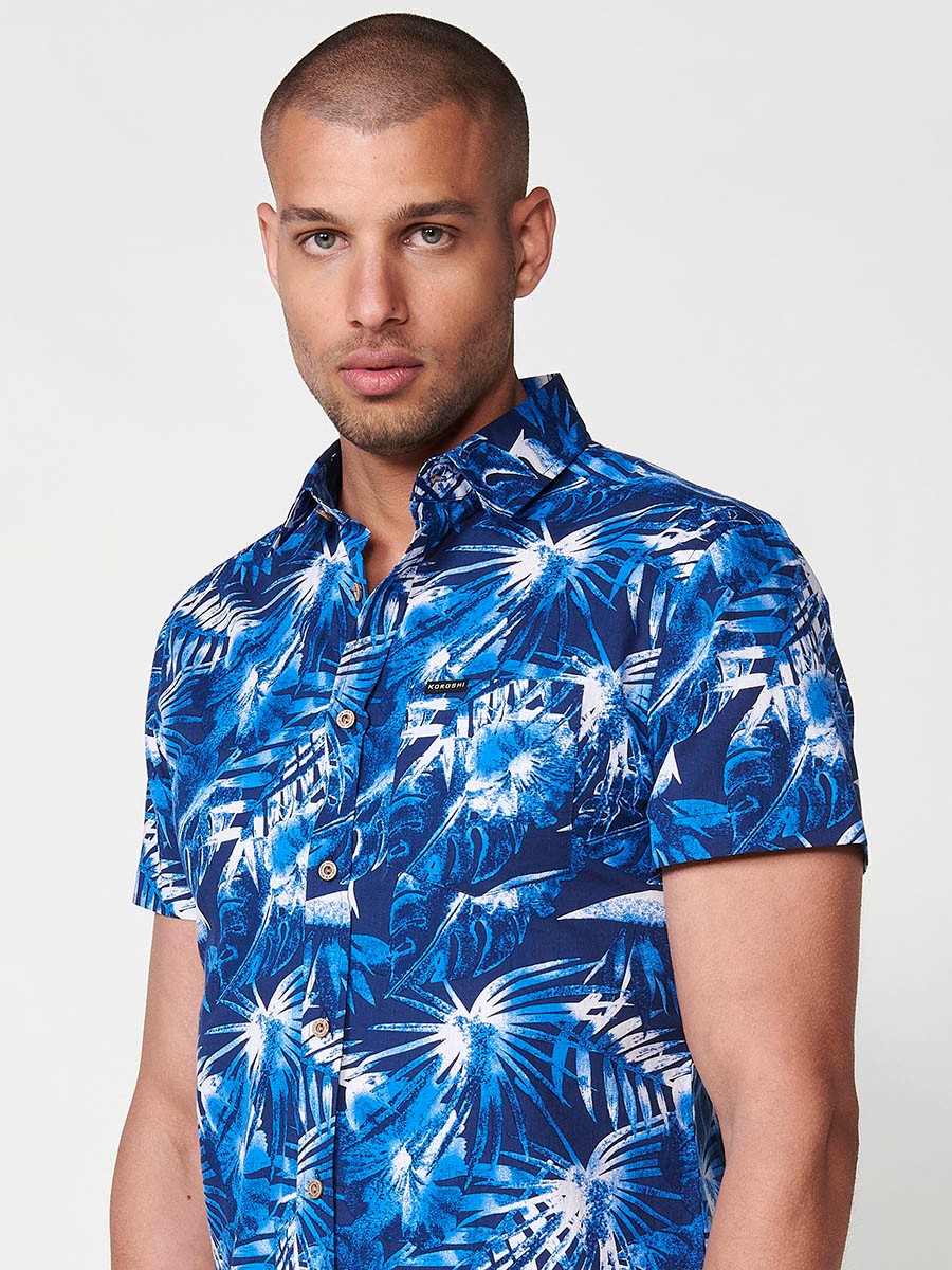 Men's Short-Sleeve Cotton Tropical Print Shirt with Front Pocket in Blue – 100% Cotton 7