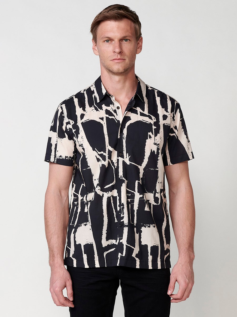 Camisa de manga corta con cierre con botones color Negro para Hombre 2