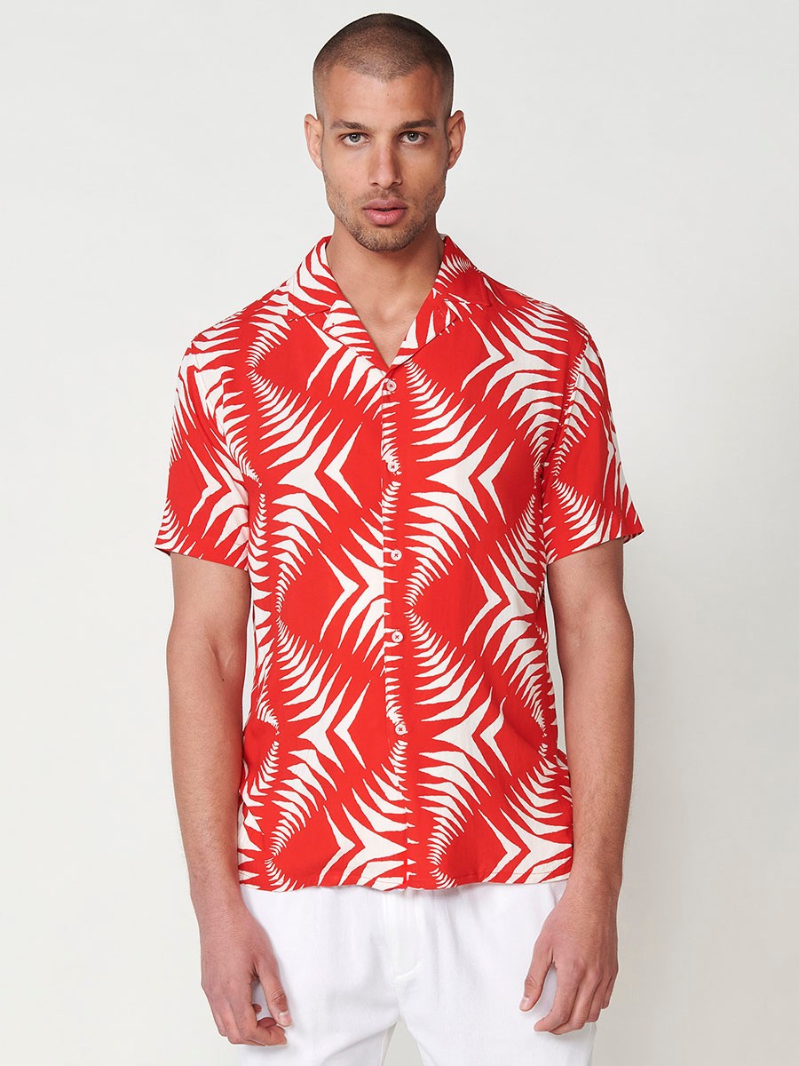 Camisa de Manga Corta con Cuello Pico y Estampado Tropical en Rojo para Hombre – 100% Viscosa 2