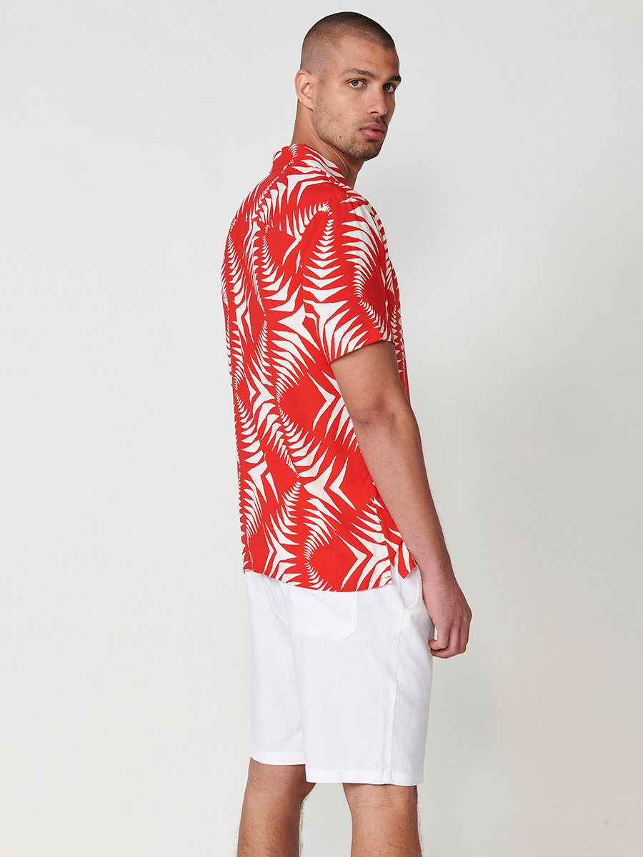 Camisa de Manga Corta con Cuello Pico y Estampado Tropical en Rojo para Hombre – 100% Viscosa 3