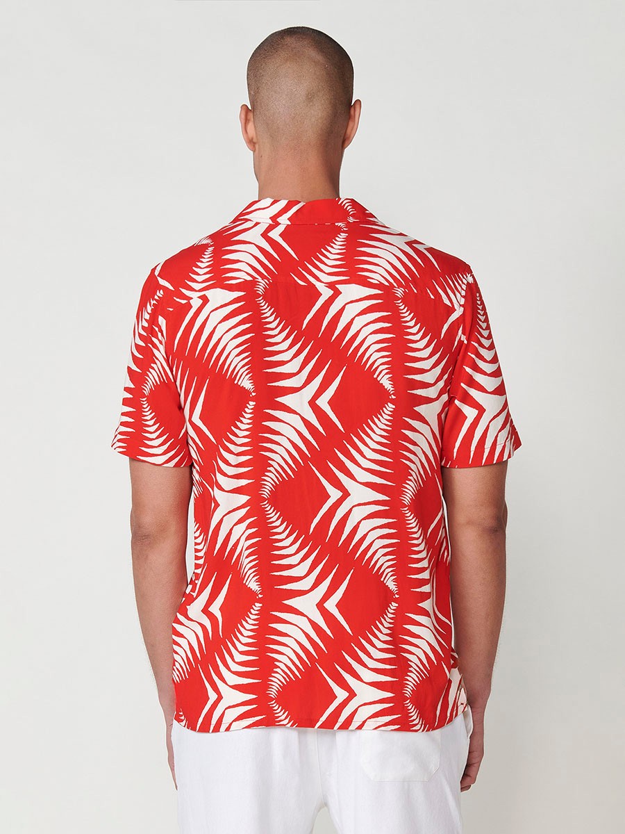 Camisa de Manga Corta con Cuello Pico y Estampado Tropical en Rojo para Hombre – 100% Viscosa 6