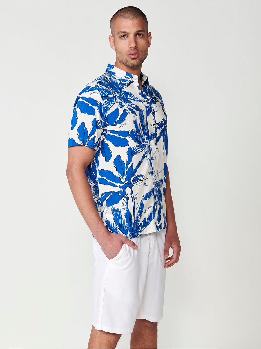 Men's Short-Sleeve Tropical Print Shirt in Blue – 100% Viscose 2