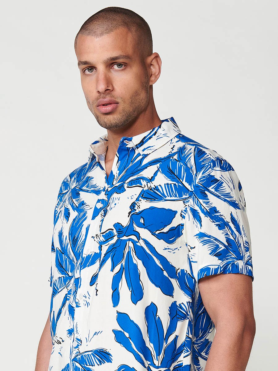 Men's Short-Sleeve Tropical Print Shirt in Blue – 100% Viscose 7