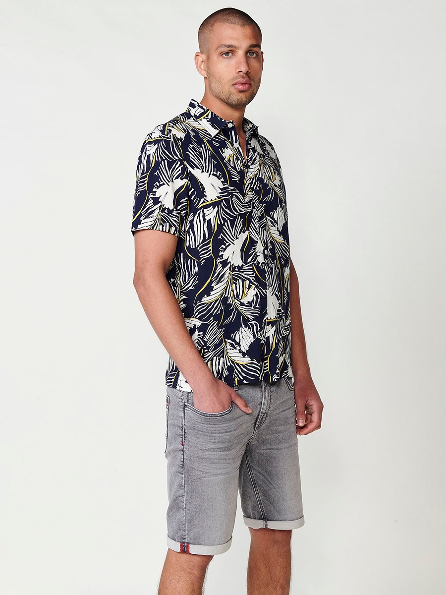 Men's Short-Sleeve Tropical Print Shirt in Navy – 100% Viscose 3