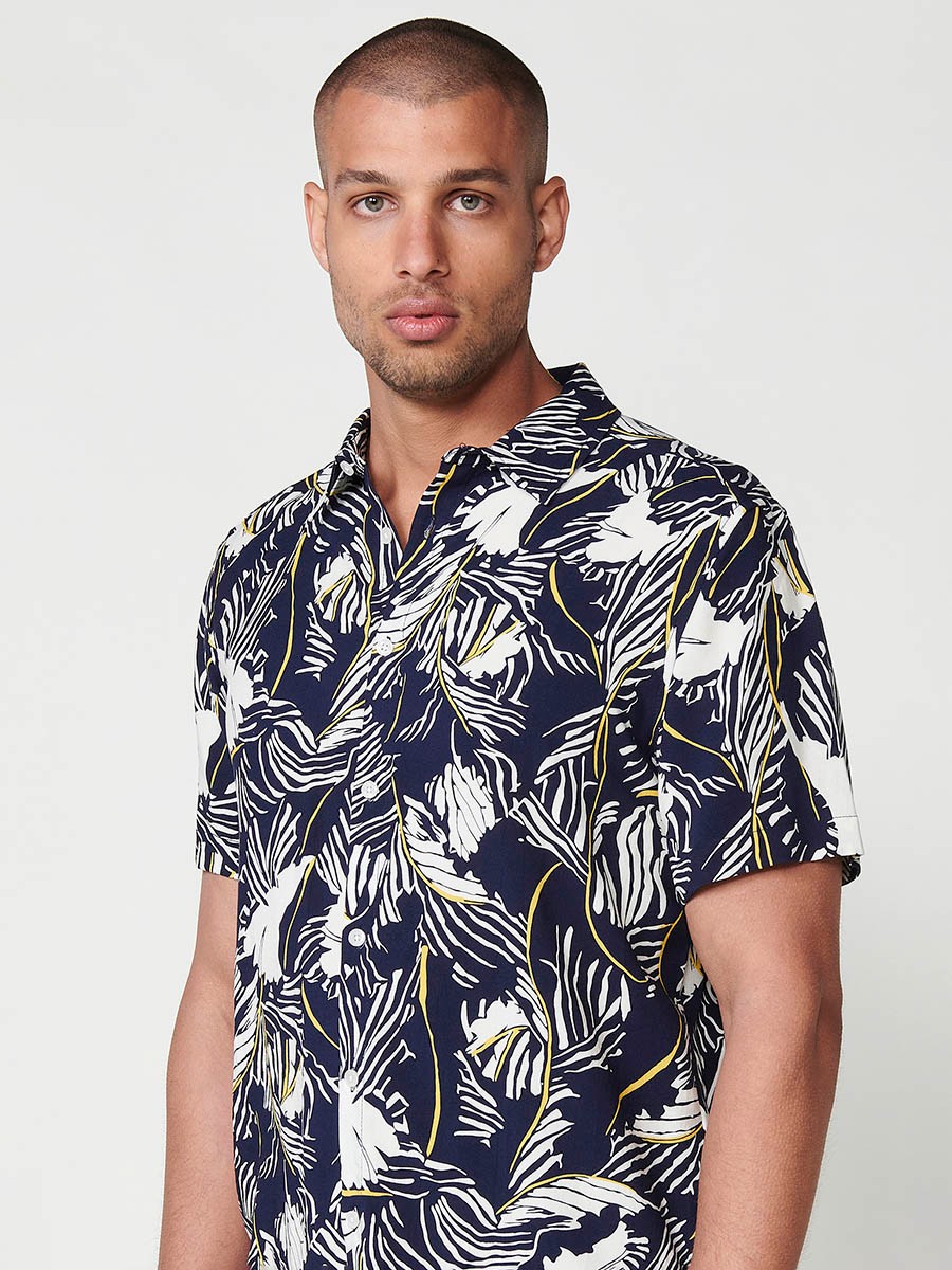 Men's Short-Sleeve Tropical Print Shirt in Navy – 100% Viscose 6