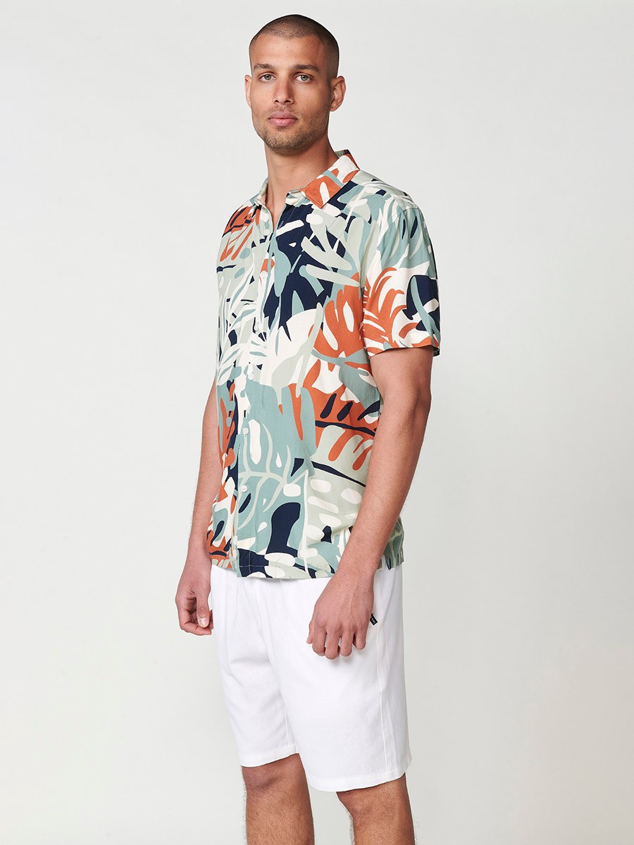 Men's Short-Sleeve Multicolor Tropical Print Shirt – 100% Viscose