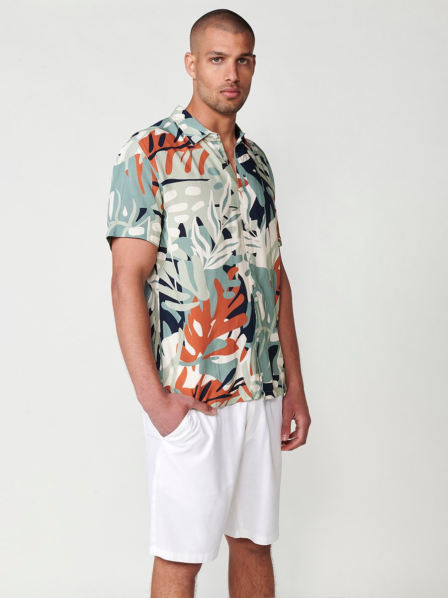 Men's Short-Sleeve Multicolor Tropical Print Shirt – 100% Viscose 1