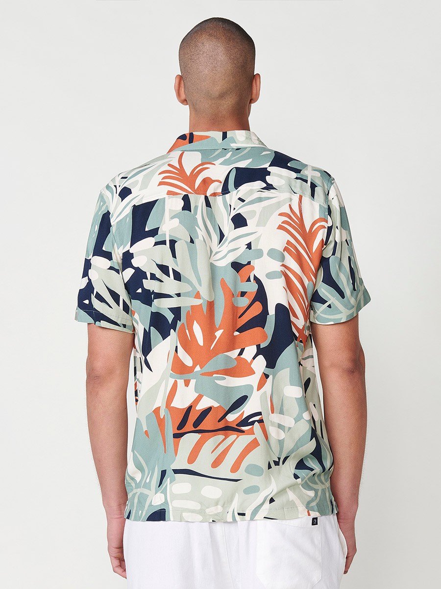 Men's Short-Sleeve Multicolor Tropical Print Shirt – 100% Viscose 7